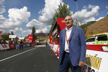 Ángel Colin ha sido clave para la que Vuelta llegara a Cistierna. FERNANDO OTERO