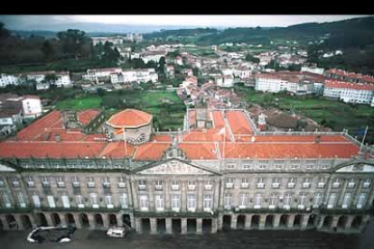 Fue en 1767 cuando un arquitecto francés llamado Lemour diseño el actual palacio de arquitectura neoclásica, uno de los mayores de España.