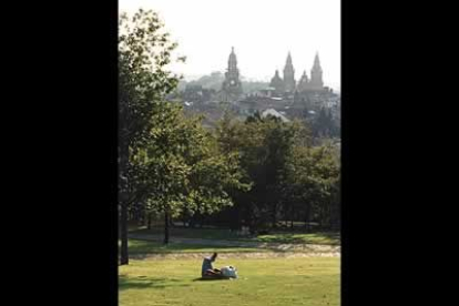 Es uno de los sitios preferidos por los santiagueses para descansar o pasear. Es frecuente ver, con la llegada de la primavera, numerosos caminantes en el parque para disfrutar de un rato de descanso.