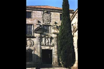 El Museo do Pobo Galego, es el más importante museo antropológico y etnográfico de Galicia. Fundado en 1977  para estudiar todas las manifestaciones de la vida rural de Galicia para exponerlas.