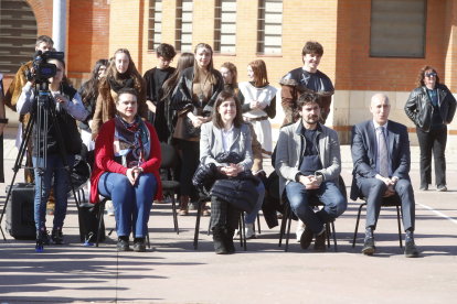 Los alumnos del Lancia, de romanos y astures, recrearon los juegos de la antigüedad y aprendieron una lección de historia. RAMIRO