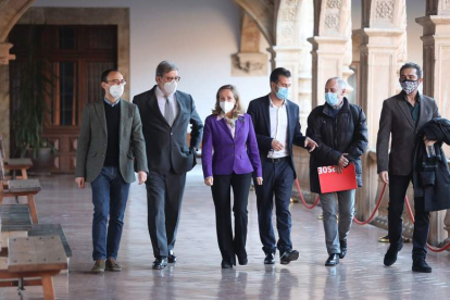Calviño ayer, en su visita a la Universidad de Salamanca. JMGARCIA