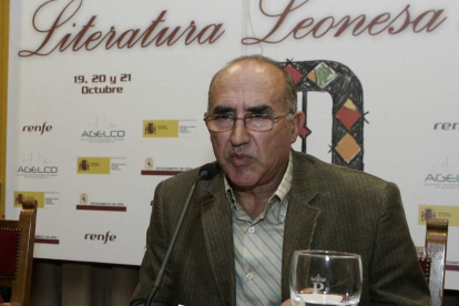 El profesor y crítico literario Santos Alonso (León, 1949-2012).