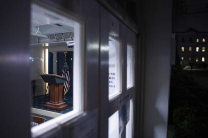 La sala de prensa de la Casa Blanca, a oscuras y vacía. SARAH SILBIGER