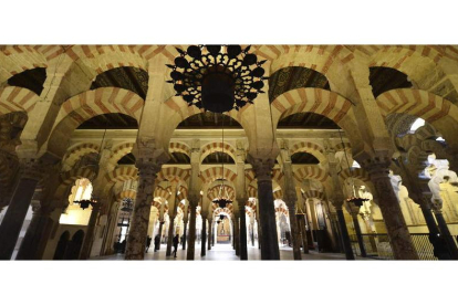 Interior de la mezquita catedral de Córdoba, declarada en 1984 Patrimonio de la Humanidad.