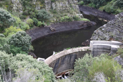 La presa de San Facundo, tras el desembalse de 2009. L. DE LA MATA