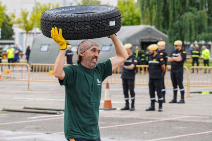 León acoge una campaña de la UME para fomentar la donación de médula ósea. CAMPILLO