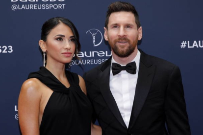 Antonella Roccuzzo y Leo Messi, en la gala del Balón de Oro. TERESA SUÁREZ