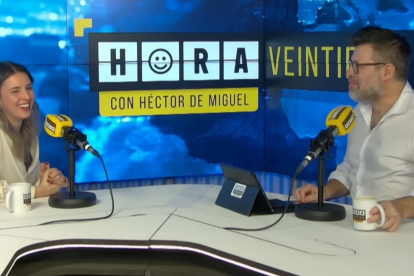 La ministra Irene Montero y Quequé en el programa de radio 'Hora veintipico'. CADENA SER