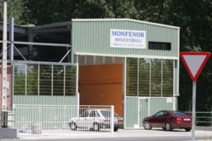 El accidente se produjo en las instalaciones de la empresa de ferralla Monfenor, en Columbrianos