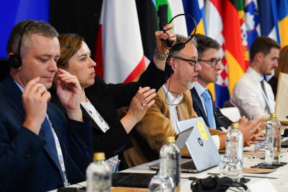 Primera sesión de la cumbre informal ministerial de Telecomunicaciones organizada en el marco de la Presidencia española del Consejo de la Unión Europea. ICAL