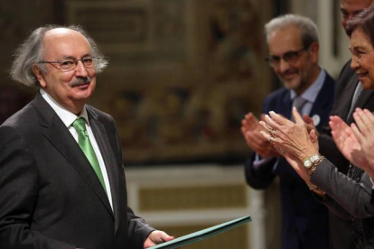 Antonio Colinas al recibir el premio Reina Sofía de poesía.