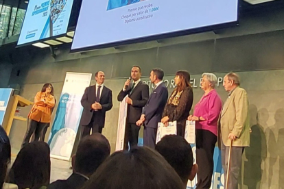 Ricardo da su agradecimiento por el premio. FERNANDO OTERO