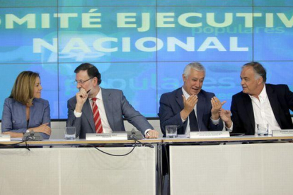 María Dolores de Cospedal, Mariano Rajoy, Javier Arenas y  Gonzalez Pons, en el Comité Ejecutivo.