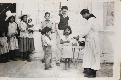 Benigno Suárez comenzó ejerciendo como enfermero en America Latina. Chile y Bolivia. DL