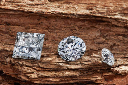 Los ‘diamantes de cielo’ son física y químicamente idénticos a los mineros. skydiamong