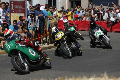 Carrera de motos en La Bañeza
