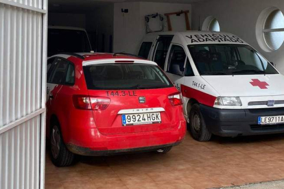 Cruz Roja de Astorga ha visto como La Vaguada desinfecta de manera altruista sus vehículos. DL