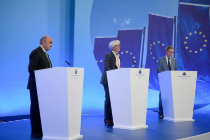 De Guindos y Lagarde presentan en Frankfurt el nuevo plan del BCE contra la inflación. MARTÍN LAMBERTS