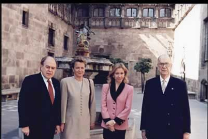 En la imagen, Jordi Pujol posa junto al ya fallecido Camilo José Cela