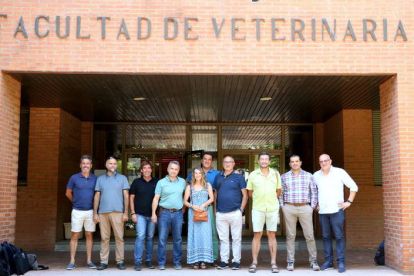 La junta directiva de Anembe se reunió en la Facultad de Veterinaria de León para ultimar el congreso. dl