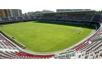 El Mini Estadi donde mañana se juega la Cultural la ida de la eliminatoria de ascenso a Segunda con el Barcelona B.