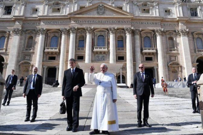 El papa Francisco este miércoles tras presidir la audiencia general en la plaza de San Pedro del Vaticano.