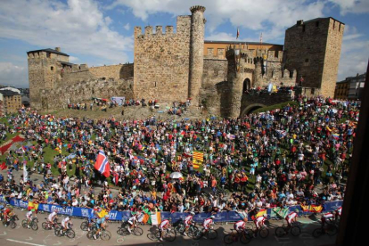 Imagen de la prueba reina del Mundial de Ciclismo, a los pies del castillo.