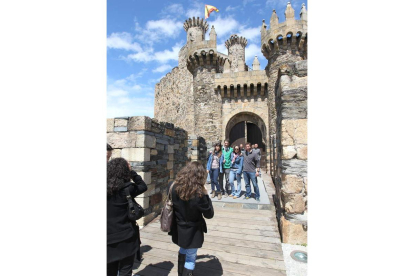 El Castillo de Ponferrada, motor del turismo en la ciudad. BARREDO