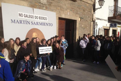 Alumnos participantes en las Jornadas Martín Sarmiento, a las puertas del Villafranquino