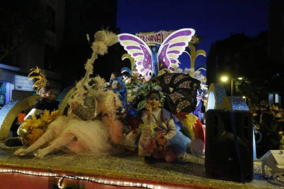 El colorido no faltó en ninguna de las carrozas. MARCIANO