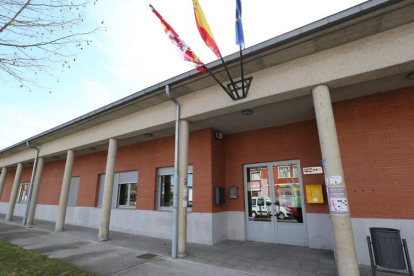 El centro cívico de Fuentesnuevas, que cuenta con 20 megas de Internet