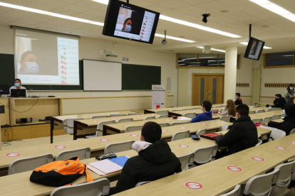 Una de las aulas de la Escuela de Ingenierías donde se combina la docencia presencial con la remota a través de las herramientas digitales. DL