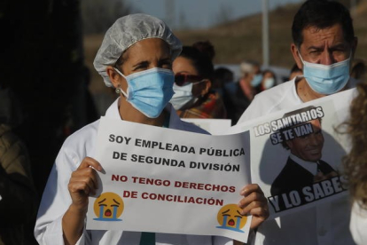 Una protesta de sanitarios en León. RAMIRO