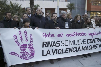 Concentración contra la violencia machista en Rivas Vaciamadrid, donde se produjo el primer crimen machista del año.
