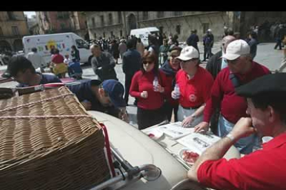 La comida y la bebida no faltaron en la jornada, eso sí, sin descuidar ni un momento a estas auténticas piezas de coleccionista.