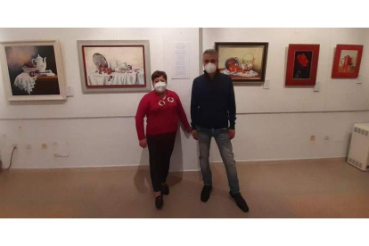 Yolanda Castaño y Javier Matilla protagonizan una exposición en la que la literatura se funde en el lienzo. DL