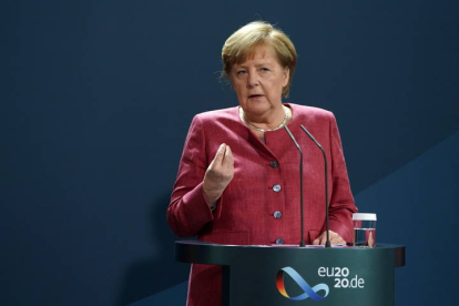Angela Merkel. ALEXANDER  BECHER