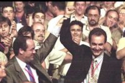 Rodríguez Zapatero fue elegido secretario general del PSOE el 22 de julio de 2000. Obtuvo 414 votos que representaban el 41.69% de los sufragios emitidos en el transcurso del 35º Congreso del partido.