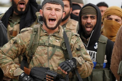 Soldados del ELS durante la ofensiva turca en Afrín.