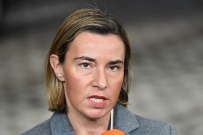 La jefa de la diplomacia europea Federecia Mogherini antes de participar en la reunión de los ministros de Exteriores y de Defensa de la UE.
