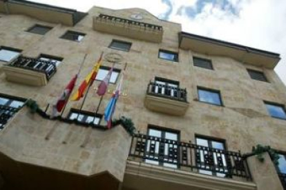 La polémica ha vuelto a surgir en las filas de la corporación municipal tras las protestas de la opo