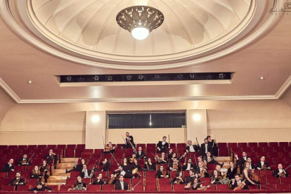 Imagen de la orquesta facilitada por la dirección del teatro ponferradino. DL