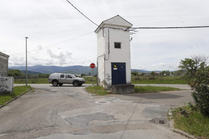 Un transformador en medio de la calle en Fuentesnuevas.