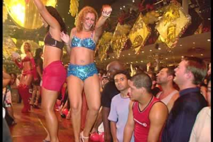 La fiesta se prolonga día y noche en todos los rincones de la ciudad brasileña