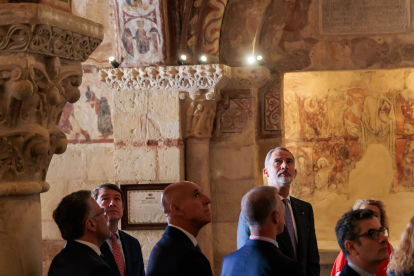 El Rey Felipe VI visita el Panteón de los Reyes con el resto de autoridades. JCYL