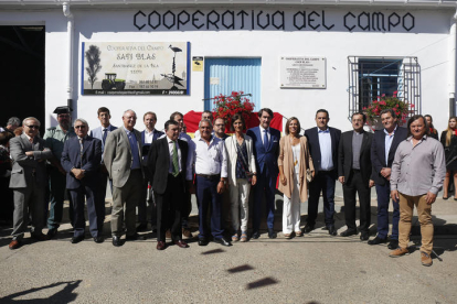 Suárez Quiñones en el 75 aniversario de la cooperativa San Blas de Santibáñez de la Isla. F. Otero Perandones.