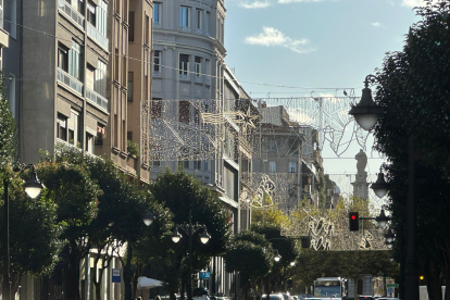 Luces de Navidad en Gran Vía de San Marcos. DL