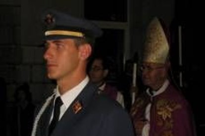 El Nazareno procesionó con escolta de la Academia Básica del Aire