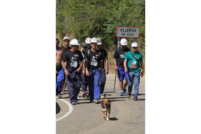Mineros en Olleros de Alba durante la III Marcha Minera. NOBERTO